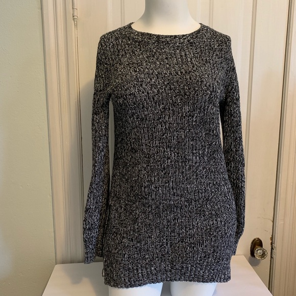 Lot of Maternity Sweaters and Long Sleeve Shirts - Picture 7 of 8